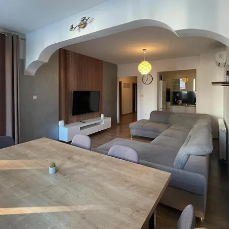 2 Bedroom Awesome In Biograd