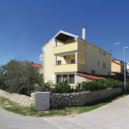 2 Bedroom Awesome In Biograd