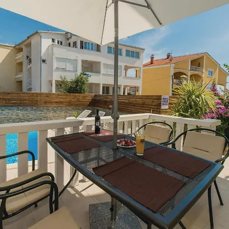 Apartment 2 Bedroom Awesome In Biograd