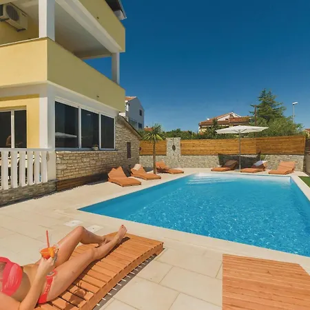 2 Bedroom Awesome In Biograd Appartement