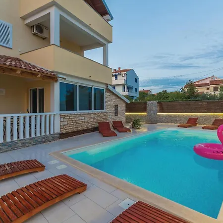 2 Bedroom Awesome In Biograd *