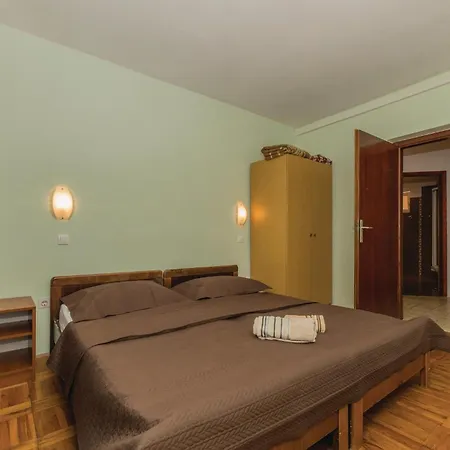 2 Bedroom Awesome In Biograd * Biograd Na Moru